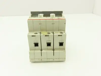 ABB S503-K32 3-Pole Circuit Breaker Adjustable 32A 690VAC 230/400V DIN Mountable