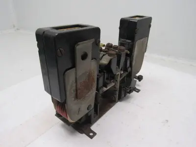 GE General Electric 2D01FFA002 DS303A DC Contactor 600V 50A