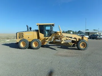 2011 Volvo G946