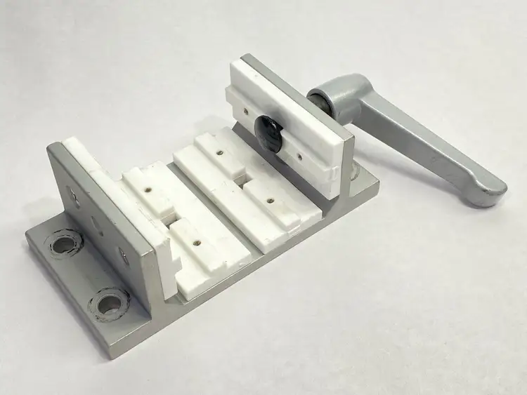 Used 80/20 DOUBLE FLANGE SHORT HIGH-CYCLE LINEAR BEARING 4-SLOT W/ 6800 BRAK Bearings | Maverick Industrial Sales #1100490