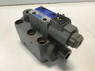 USED VICKERS DG4V-3-2A-M-U7-H-7-52-JA70