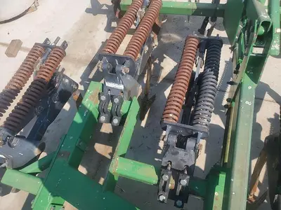 USED JOHN DEERE 2700