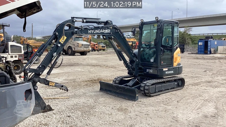 New | in-Stock 2023 HYUNDAI HX40A Crawler Excavators - Mini Florida US | National Equipment Dealers #1422338
