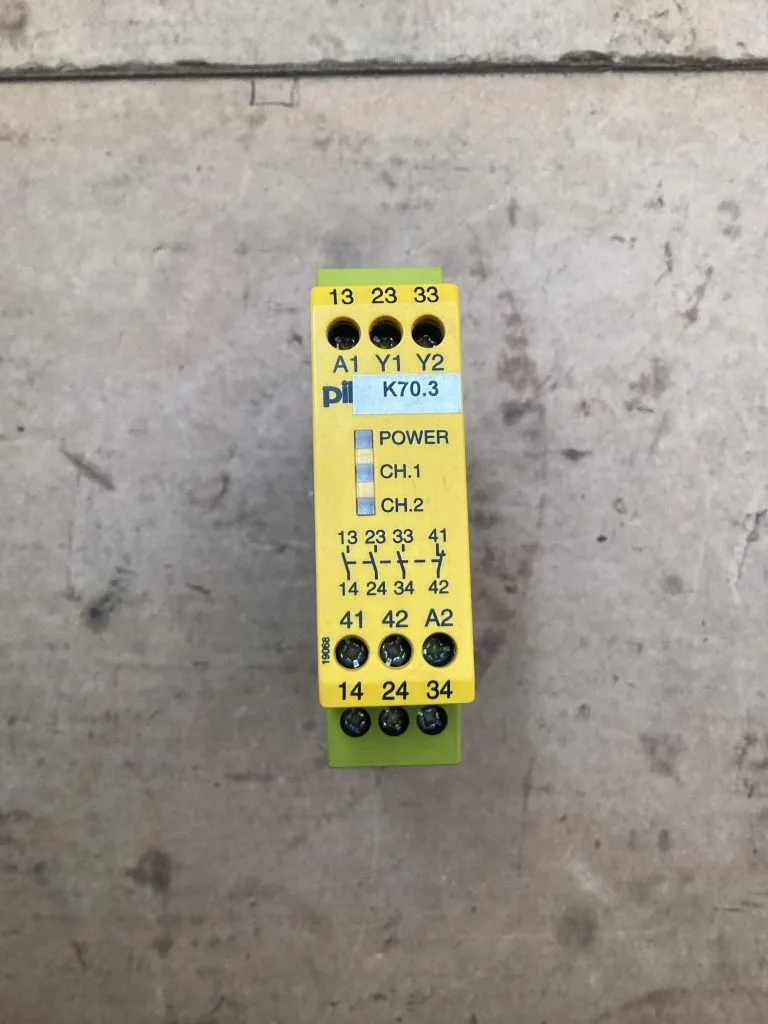 Pilz PNOZX1 24VAC/DC Safety Relay