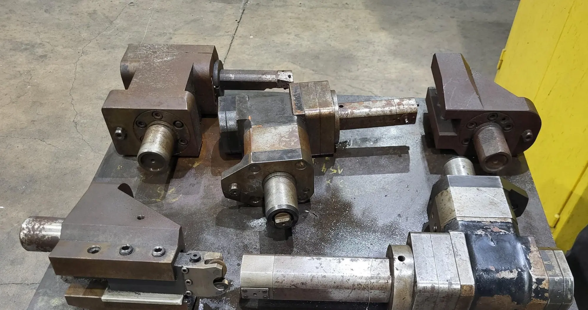 USED 1900 MAZAK TOOLING