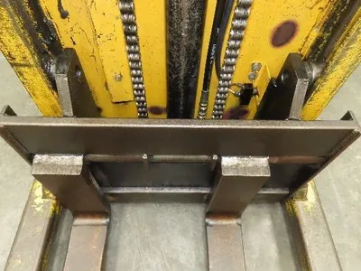Used BIG JOE _UNKNOWN_ Pallet Lifters Indiana US | Arrow Industrial #617341