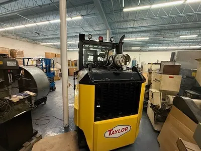 2000 TAYLOR TC300S LIFT TRUCKS | Machinery Network (3)