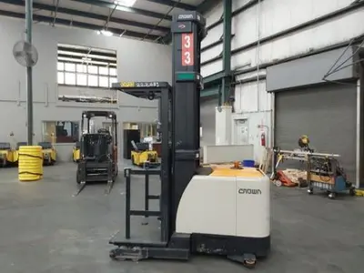USED 2019 CROWN SP4050-30