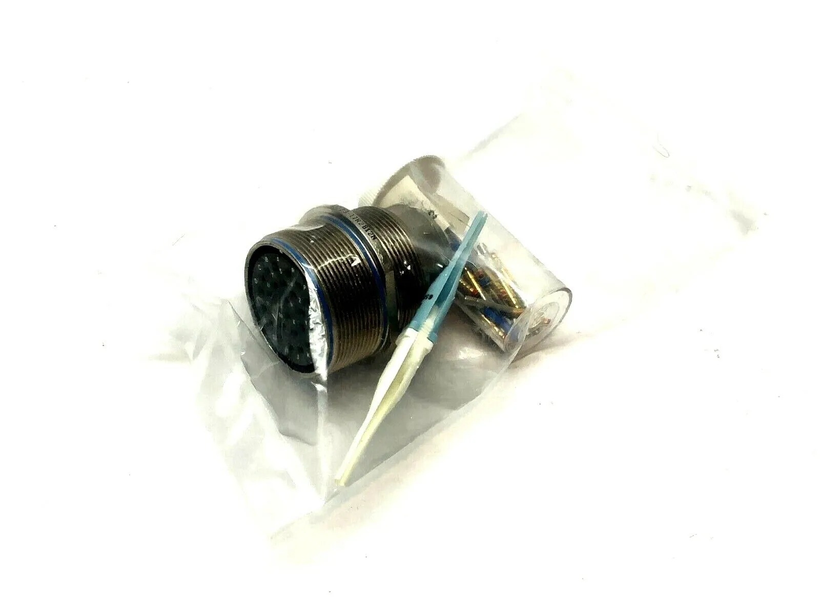 M83723-17R2812N | Matrix  Connector Plug - New