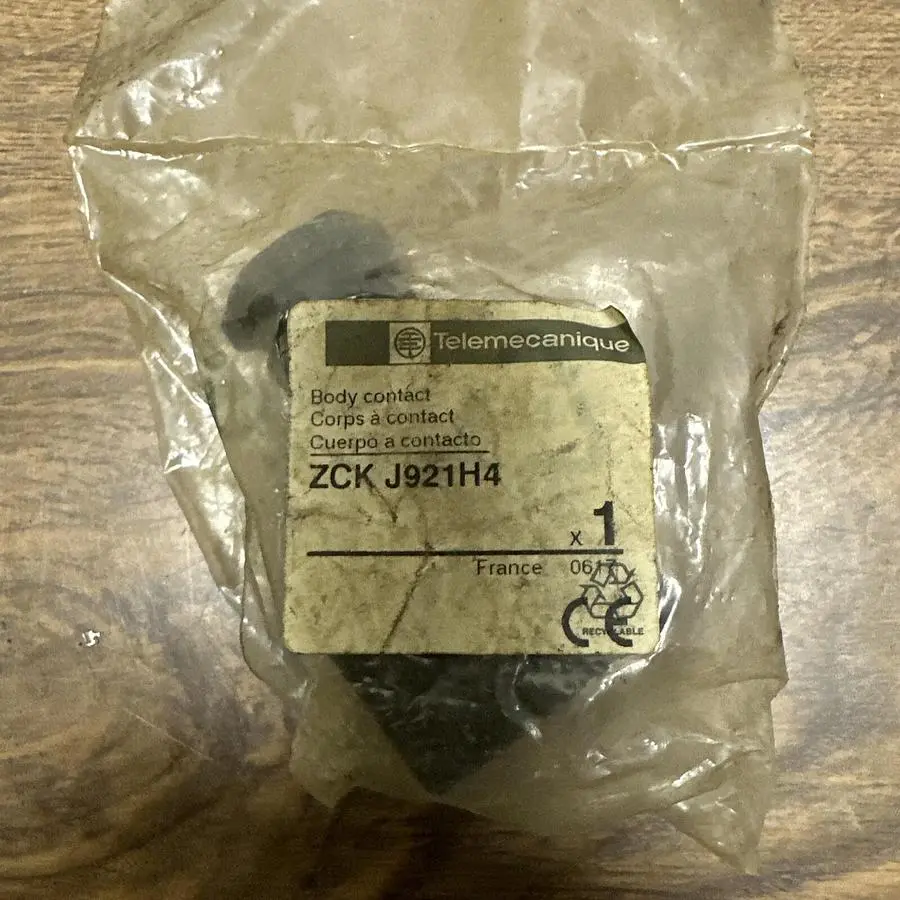 USED TELEMECANIQUE ZCK J921H4