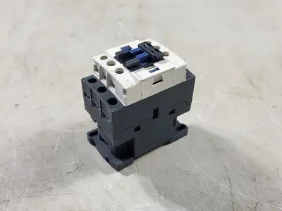 32 Amp, 3 Pole, 2 NO + 2 NC, 115 VAC Coil Contactor C05F7