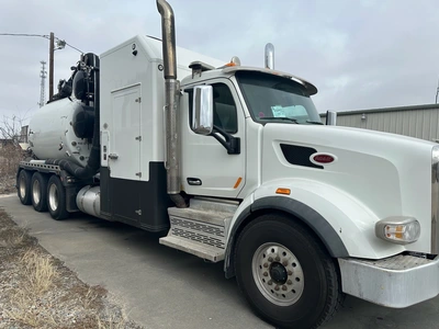 2021 TORNADO F4 Hydro Excavator | VacSource (2)