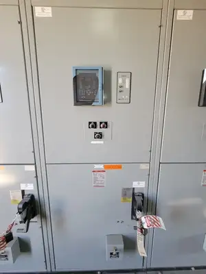 5kV Motor Control Center (MCC) Unit w/ (4) Breakers & (2) Load-Break Switches