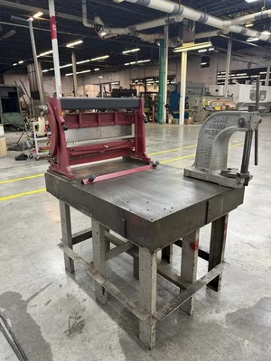 Used CENTRAL MACHINERY 30" SHEAR, PRESS BRAKE AND SLIP ROLL (ITEM 5907) Combo 3-in-1 Sheet Metal Machines Georgia US | The Equipment Hub #1323236