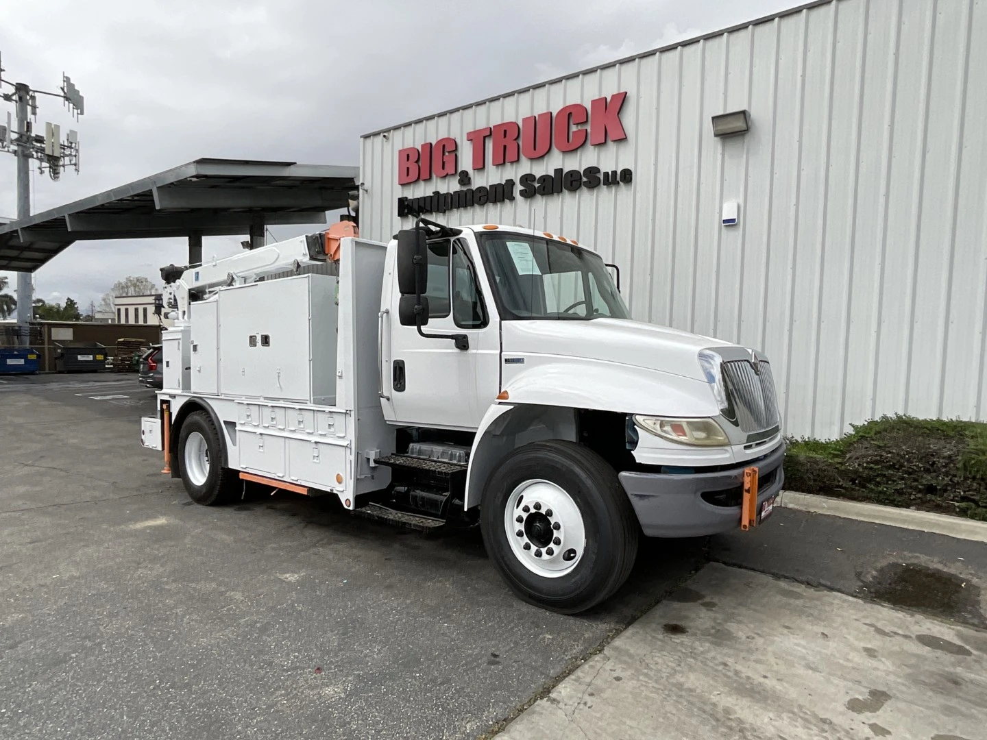 Used 2012 INTERNATIONAL 4300 Service & Utility Trucks California US | Big Truck & Equipment #1412348