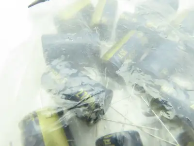 Panasonic FC Series Aluminum Electrolytic Capacitor 35V 2700uF 105C  LOT OF 100