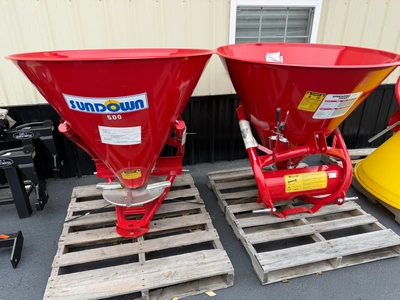 Sundown P-500 Spreader | County Equipment Company LLC (1)