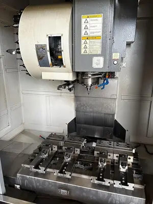 Used 2021 AKIRA SEIKI SV 760 Vertical Machining Centers CZ | Amaron s.r.o. #1420598