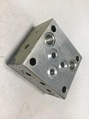 USED DAMAN MANIFOLDS C02428REV0