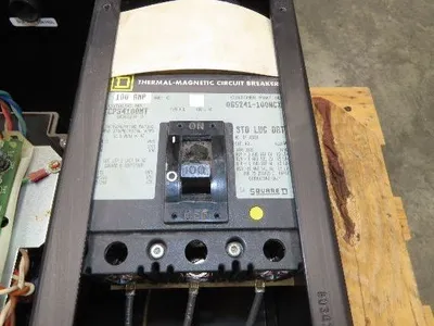 Reliance 2GU41007 AC V-S Drive GP-2000 VFD 10.7KVA 7.5Hp 460V 3Ph 100A Breaker