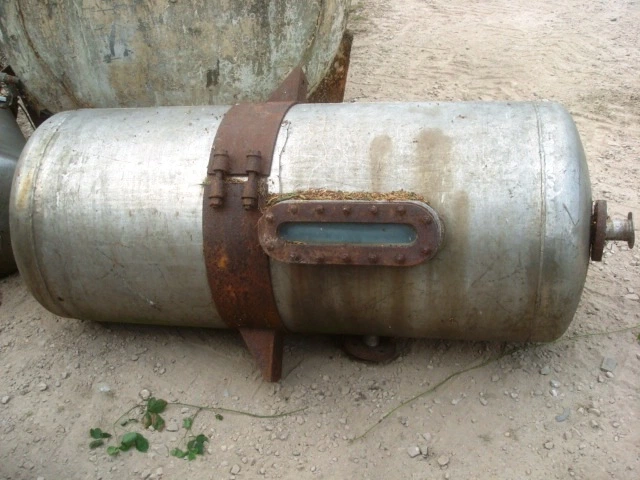 360 L S/S Vertical Enclosed Tank