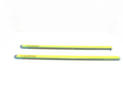 Schmersal SLC440COM-ER-0890-14 Safety Light Curtain Transmitter & Receiver Set