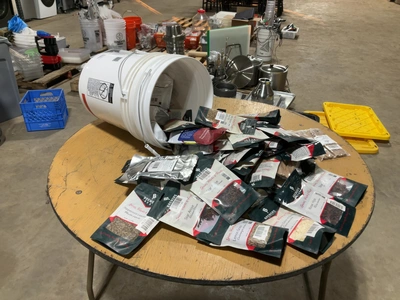 Used MIXED LOT OF BREWERS SPICES, HERBS, AND FRUIT FLAVORING PACKETS Brewing Equipment Michigan US | Miedema Asset Management Group #1768153