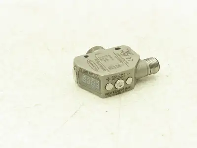 Banner Q4XTBLAF300-Q8 Photoelectric Laser Proximity Sensor 10-30VDC
