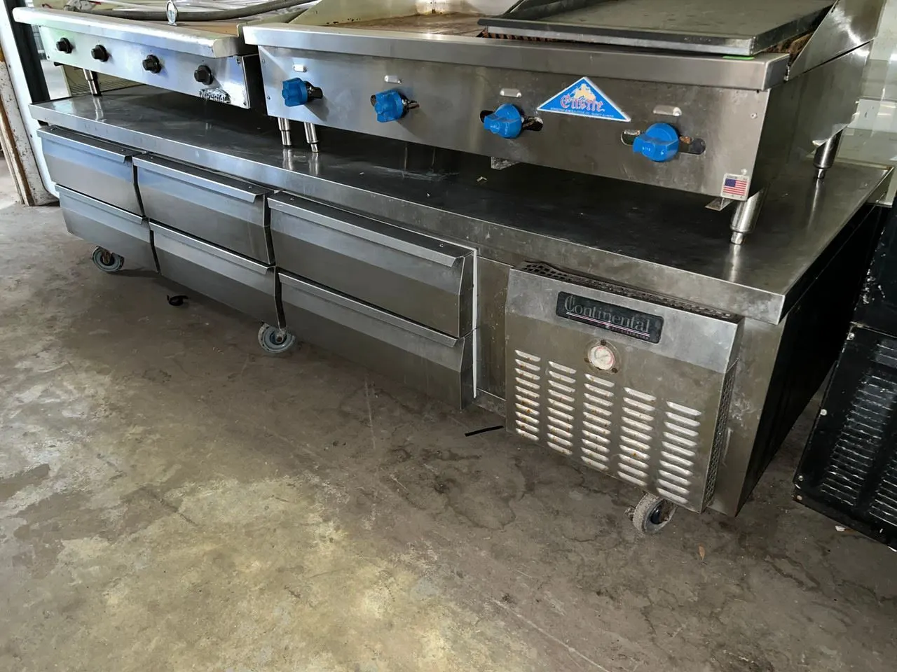 75-0305 Continental 102'' Self-Contained Refrigerated Chef Base Cooler