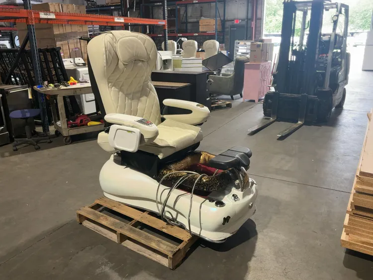 Used GULFSTREAM 9660-5 PEDICURE MASSAGE CHAIR Salon & Spa (Misc) Michigan US | Miedema Asset Management Group #1455019
