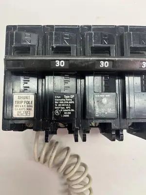 Used SIEMENS Q33000S01 Miscellaneous Equipment (Electrical & Power) | Surplus Asset Holdings #1188337
