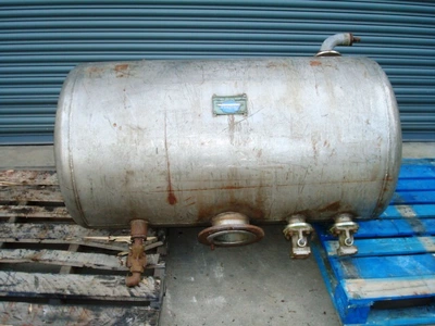 540 L S/S Horizontal Enclosed Tank