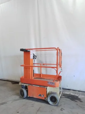 USED 2013 JLG 1230ES
