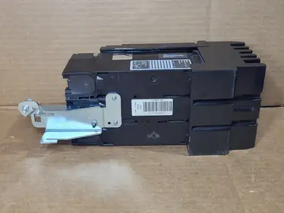 NEW SQUARE D JLA36200