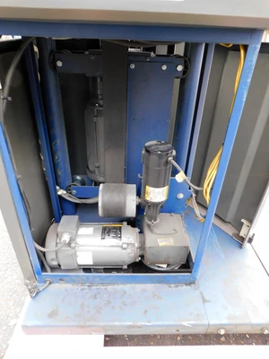 Used LANTECH Q 300 XT Wrapping Machines New Jersey US | Champion Trading Corporation #1471056
