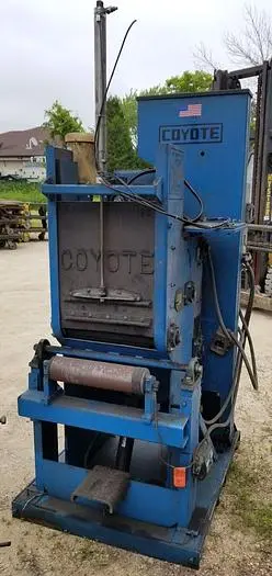 Used COYOTE 1.25 CUBIC/FT RUBBER BELT TUMBLER SHOT BLAST Vibratory Feeders Wisconsin US | Lemke Machinery Sales #505726