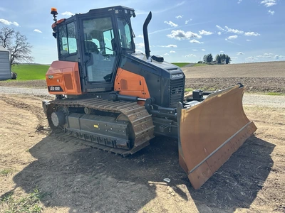 USED 2023 DEVELON DD100