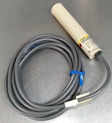 Omron E3F2-DS10Z1 Photoelectric Switch Loc5E2/4