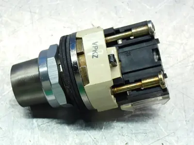 NEW ALLEN BRADLEY 800TH32D1