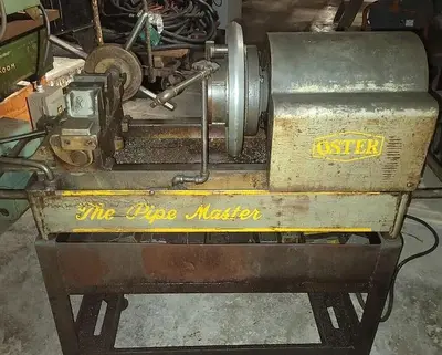 USED OSTER 3/8" - 2" O.D. PIPE THREADER