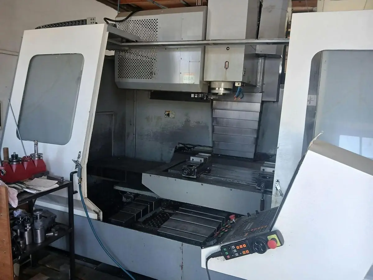 Used 2001 VICTOR VCENTER-140 Vertical Machining Centers CZ | Amaron s.r.o. #1542320