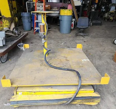 JOMAT Industries 4000 lb Pneumatic Lift w/48" x 50" Rotary Turntable