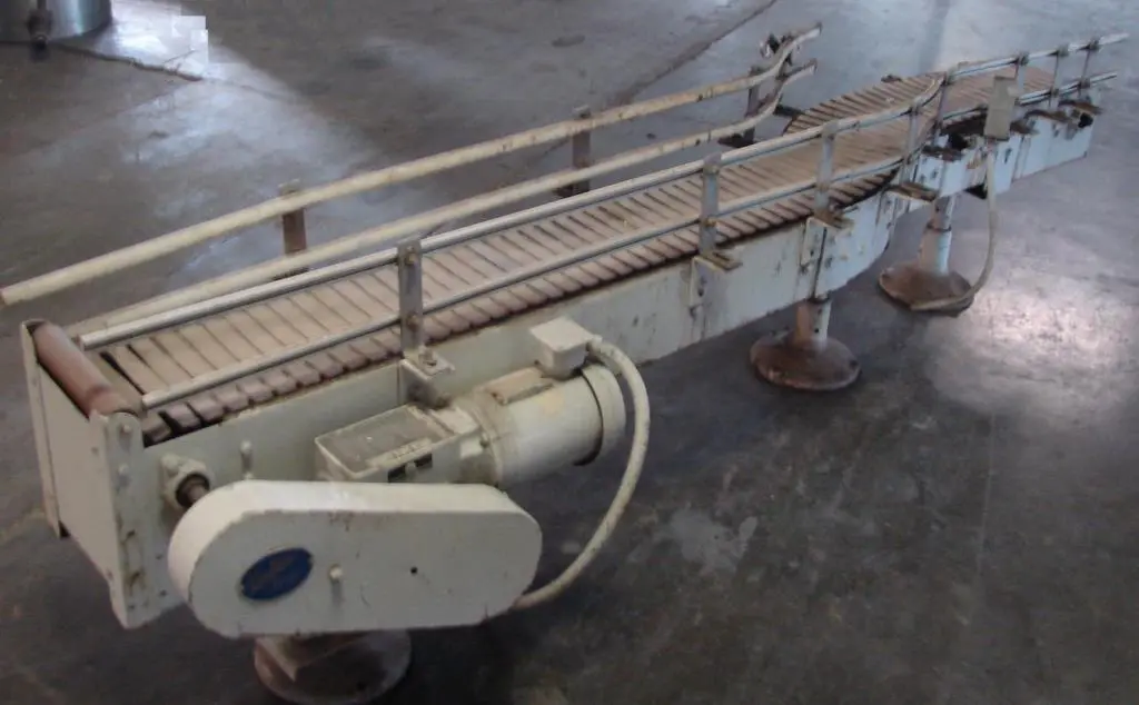 SPC3914  Conveyor 10" x 9' long table top conveyor