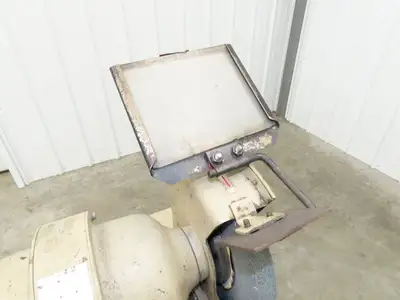 Showa SGK-N Bench Grinder Dust Collector Stand 8" 3000 RPM 230V 3Ph