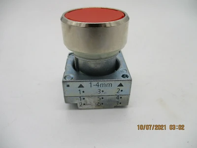 New DC462803 Red Non-Illuminated Pushbutton
