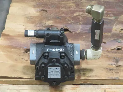 Used FUJI 330H-VB Hydraulic Pumps Texas US | Aucto #1308349