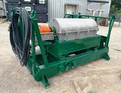 Derrick DE-1000 FHD oilfield decanter centrifuge, 316SS.