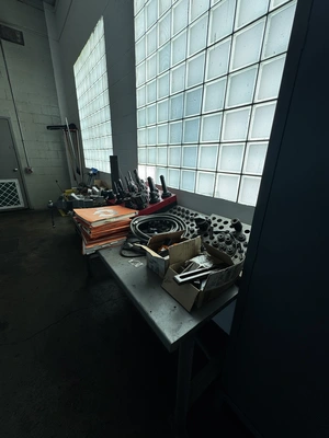 1988 MAZAK AJV-35/60 Vertical Machining Centers | Tight Tolerance Machinery (11)