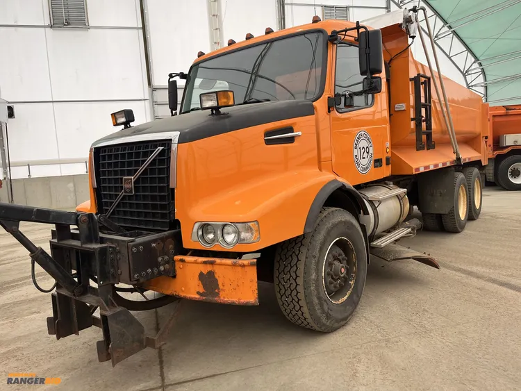 Used 2003 VOLVO VHD 6X4 Dump trucks Michigan US | Miedema Asset Management Group #1414287