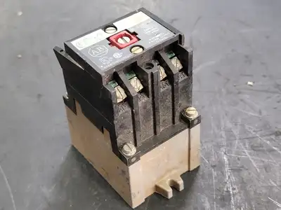 USED ALLEN-BRADLEY 700-P400A1